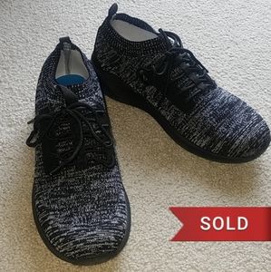 American Eagle AEO knit running shoes